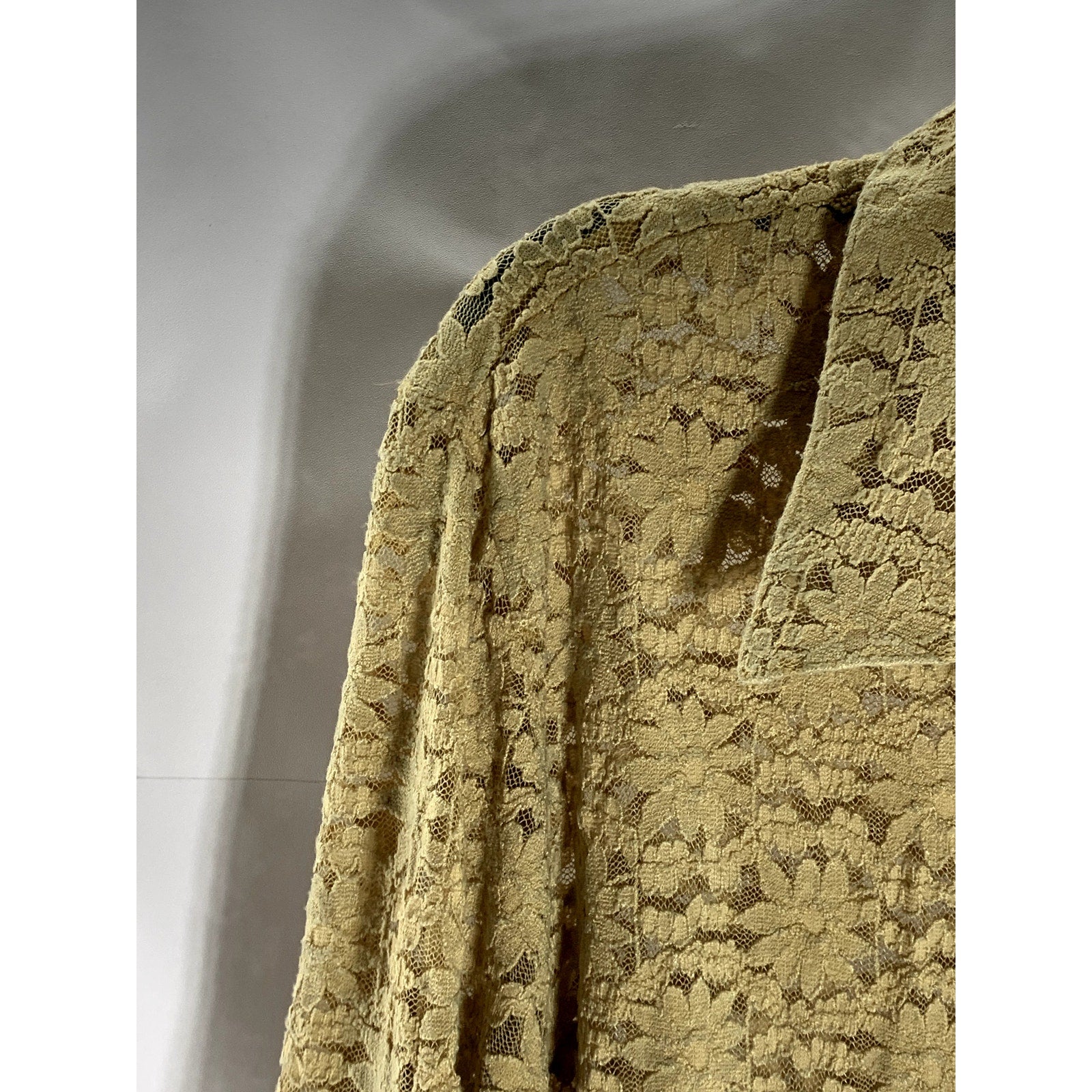 SAG HARBOR Women's Tan Floral Lace Button-Up Long Sleeve Top SZ XS