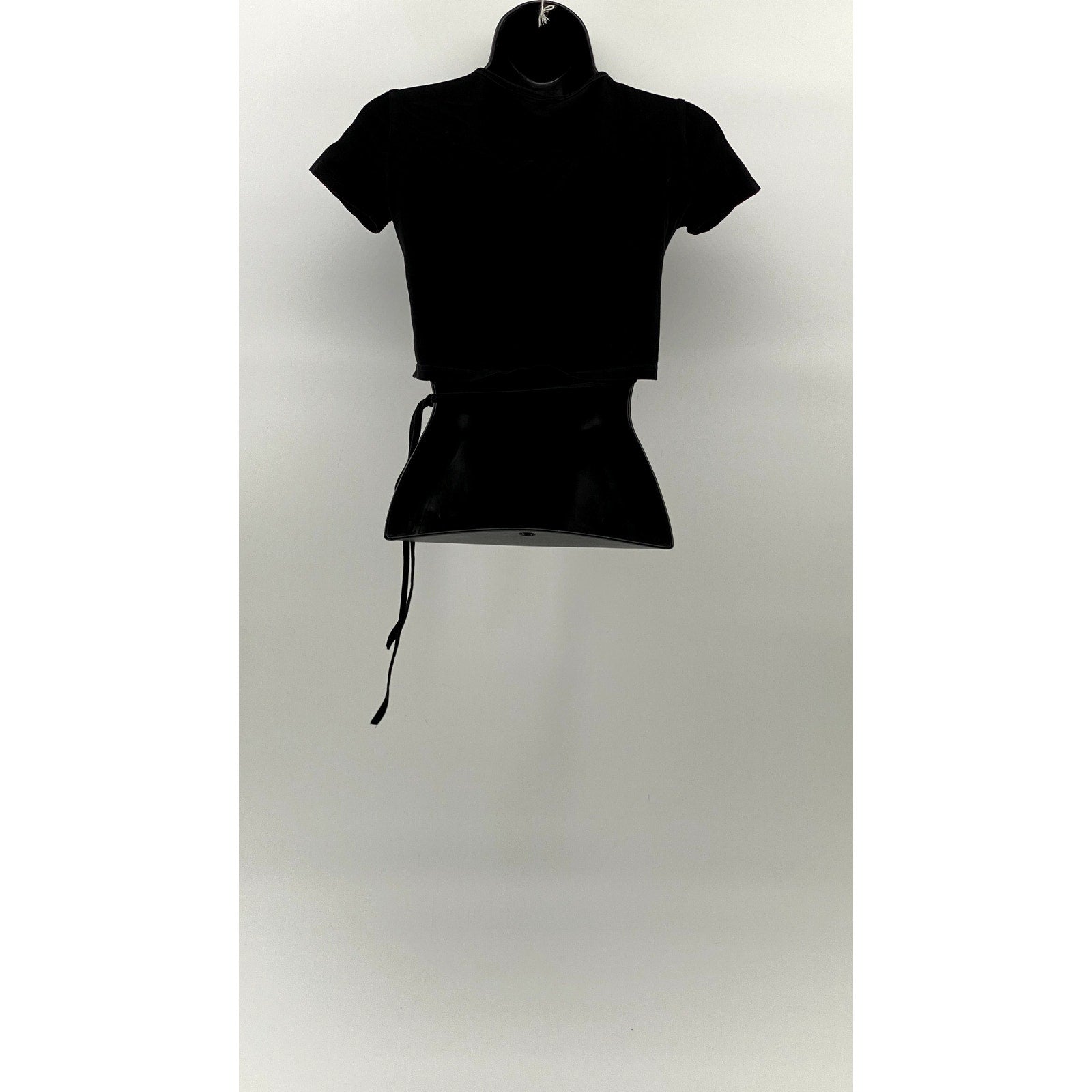 UNBRANDED Women's Black Solid V-Neck Short Sleeve Wrap Around Cropped Top SZ M