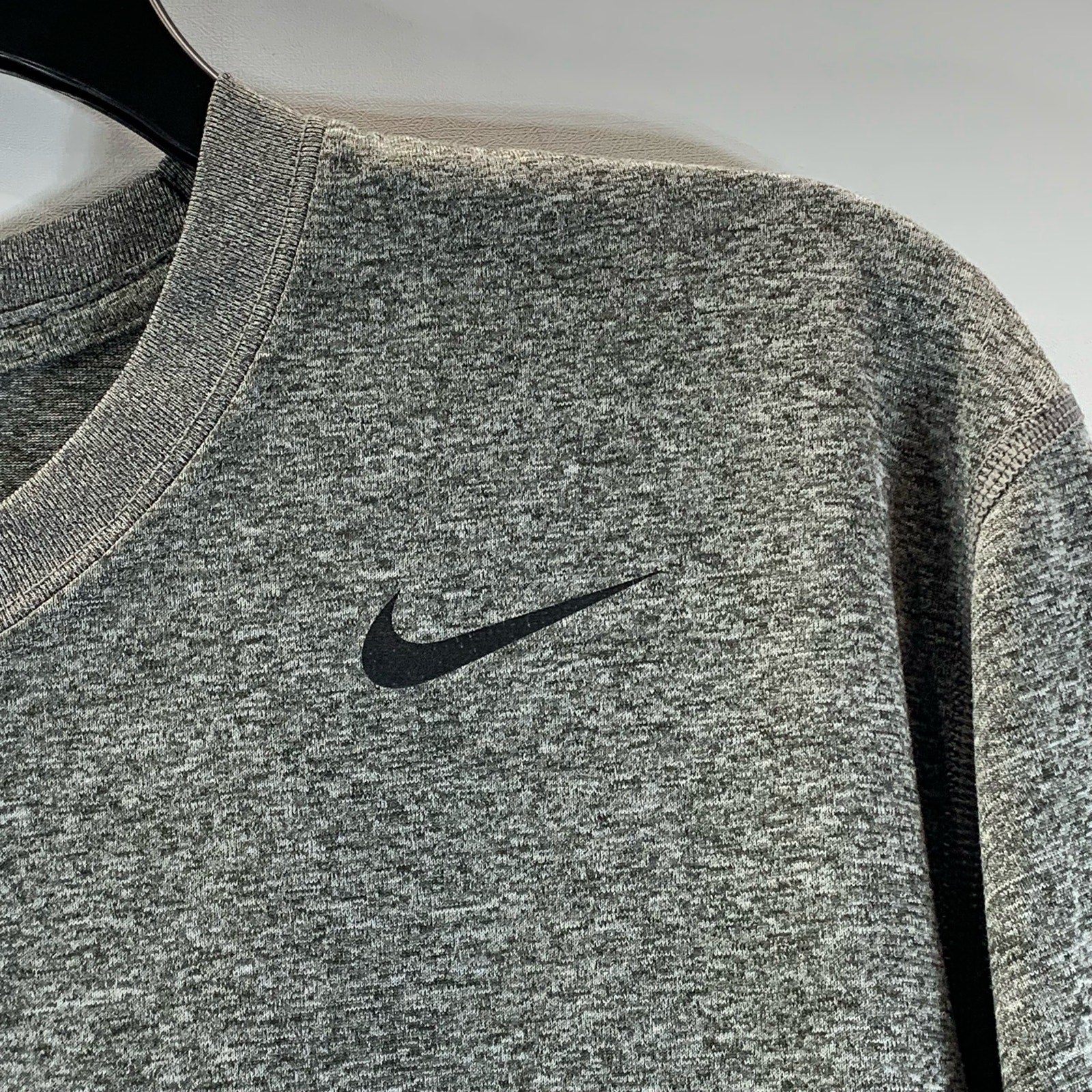 NIKE Men's Gray Swoosh logo Crewneck Dri-Fit Long Sleeve T-Shirt SZ L