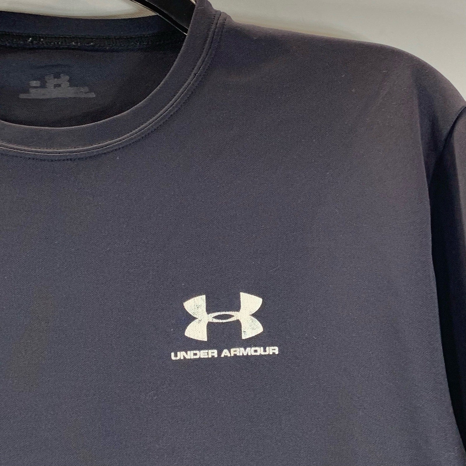 UNDER ARMOUR Men's Black Crewneck Short Sleeve Active T-Shirt SZ M