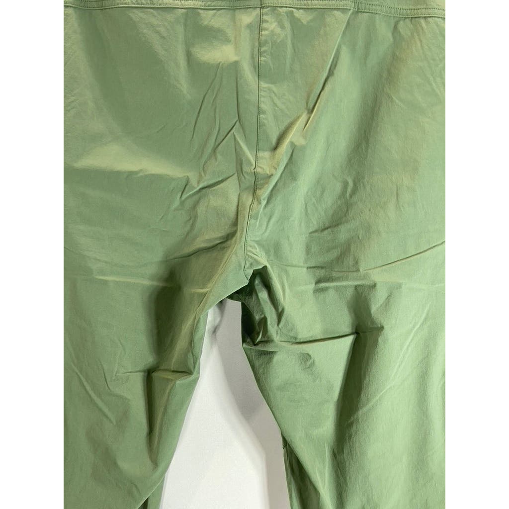 ULLA POPKEN Women's Plus Size Green Stretch Slant Zipper-Pockets Capri Pant SZ20