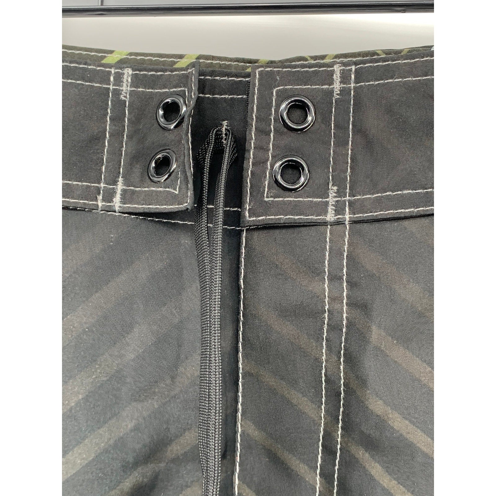 CLOTHIN Men's lack-Green Square Print Pull-On Swim Board Shorts SZ 30
