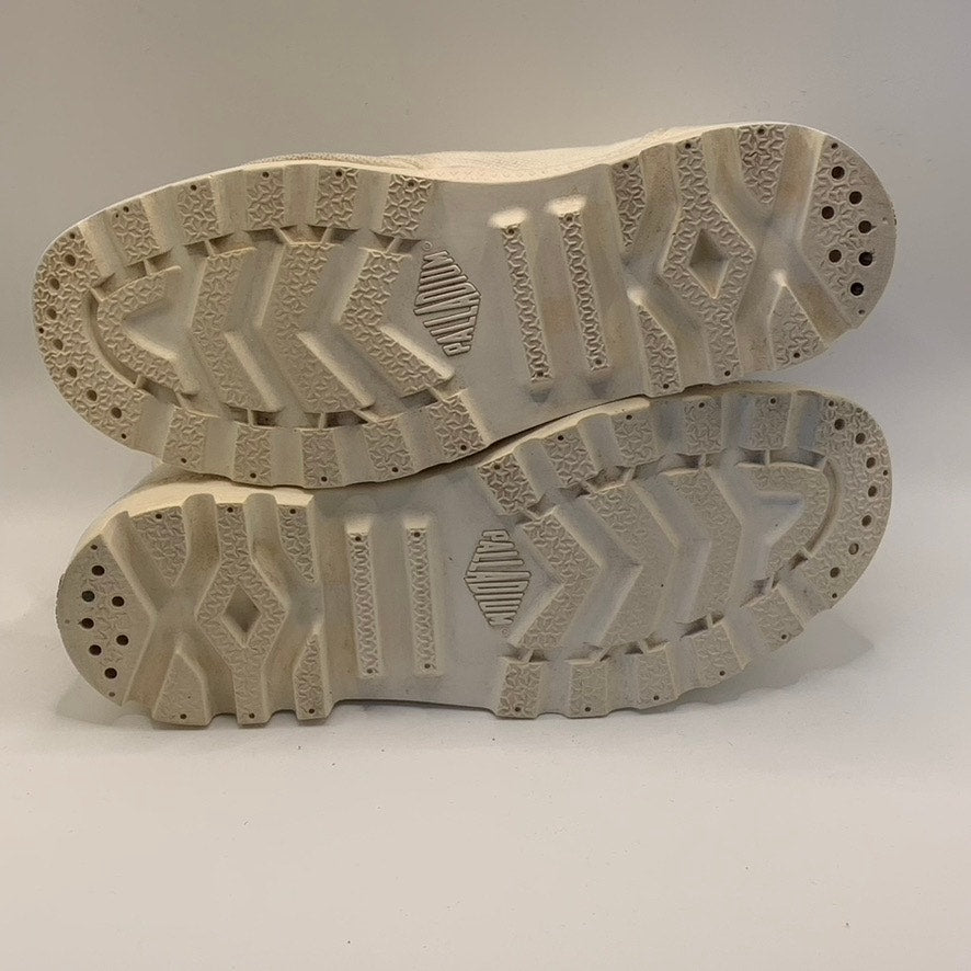 PALLADIUM Women's White Pampa Hi Lug-Sole Lace-Up Boot SZ 7