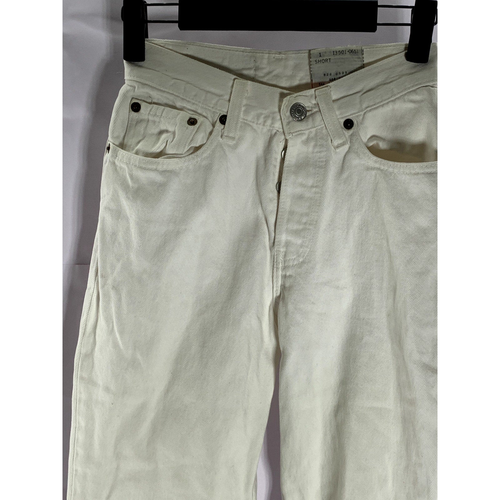 LEVI'S Women's White Vintage 501 Short Slim-Leg Button-Fly Five-Pocket Jean SZ23