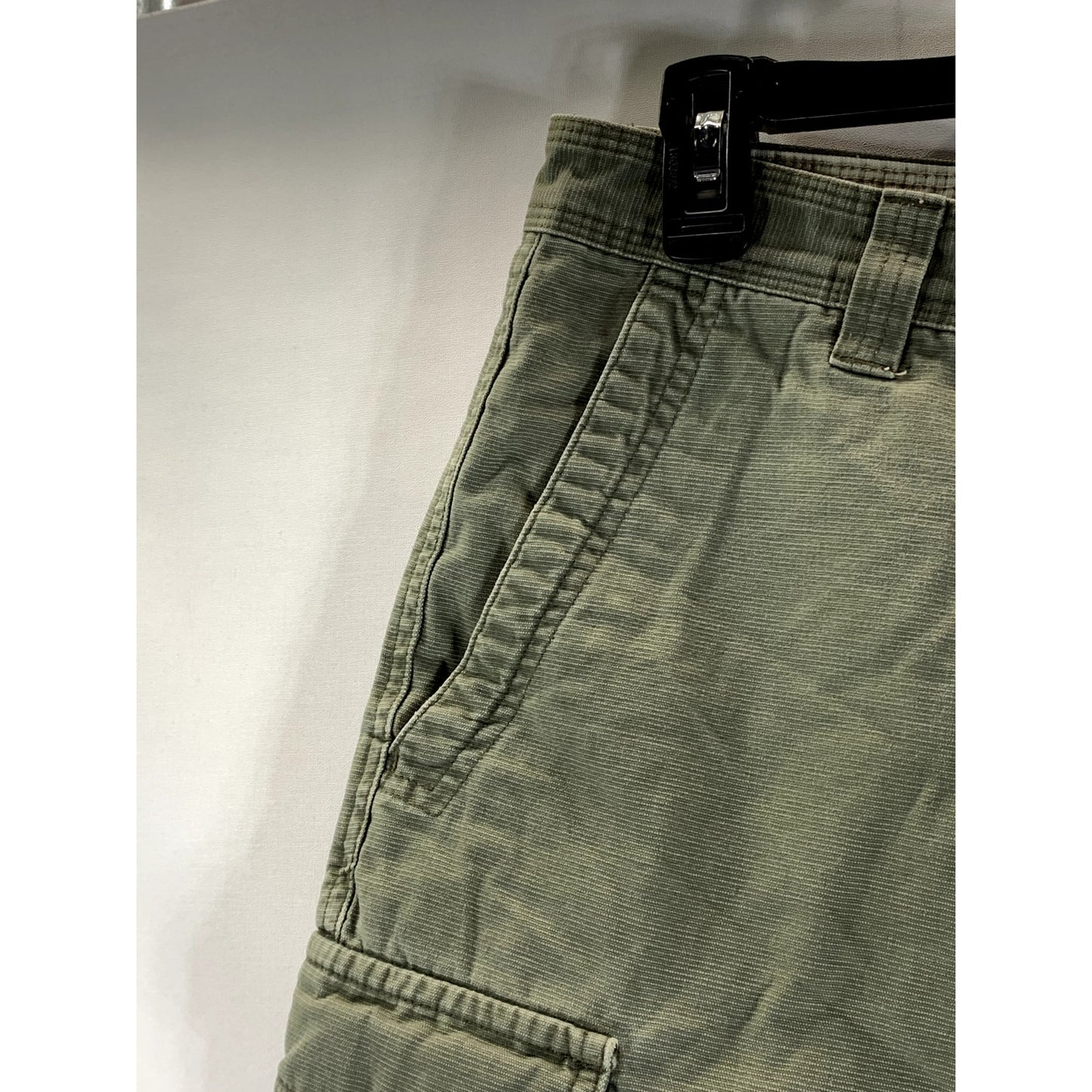 COLUMBIA Sportwear Company Men's Olive Green Regular-Fit Cargo Shorts SZ 40