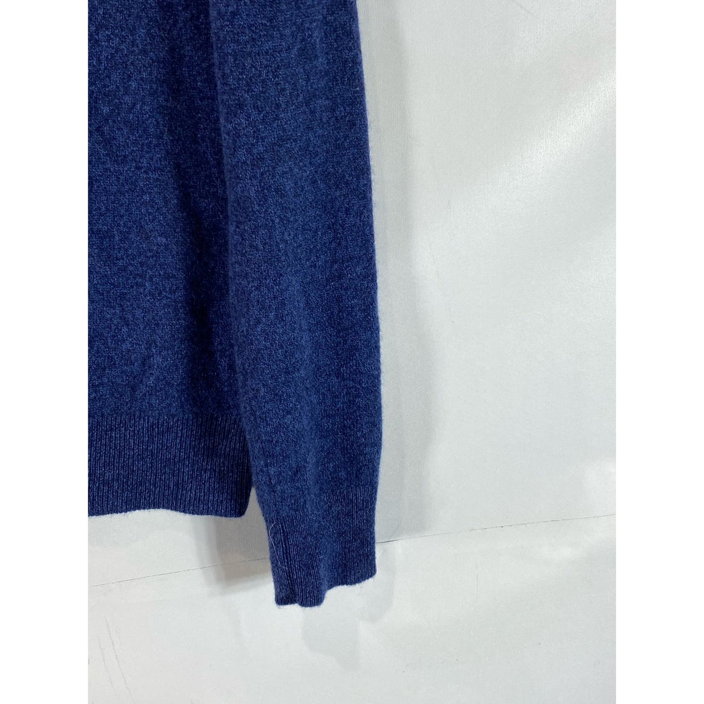 THE MEN'S STORE BLOOMINGDALES Men's Blue V-Neck Cashmere Pullover Sweater SZ S