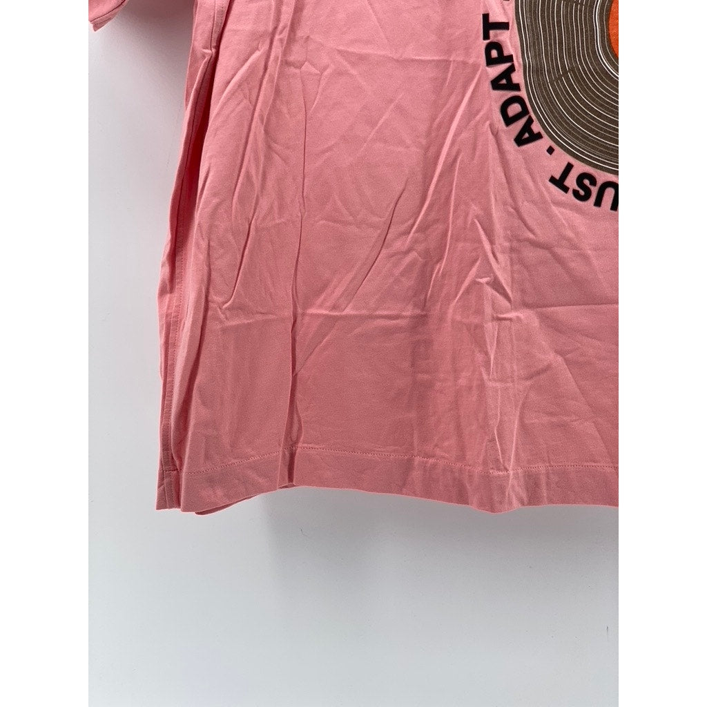 D.RT Men's Pink Vinyl Adjust Adapt Evolve Graphic Short Sleeve T-Shirt SZ L