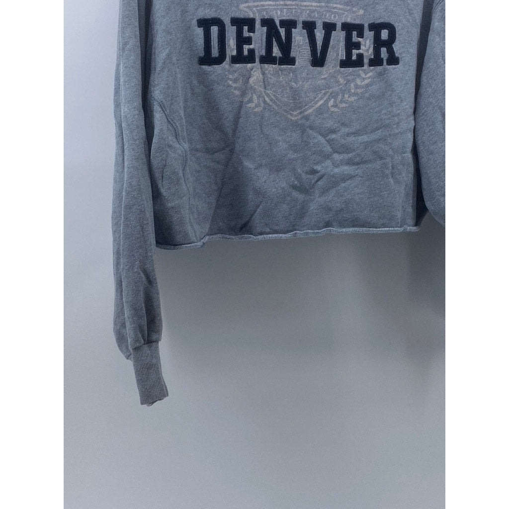 WILD FABLE Women's Gray Denver Graphic Long Sleeve Cropped Sweatshirt SZ XS