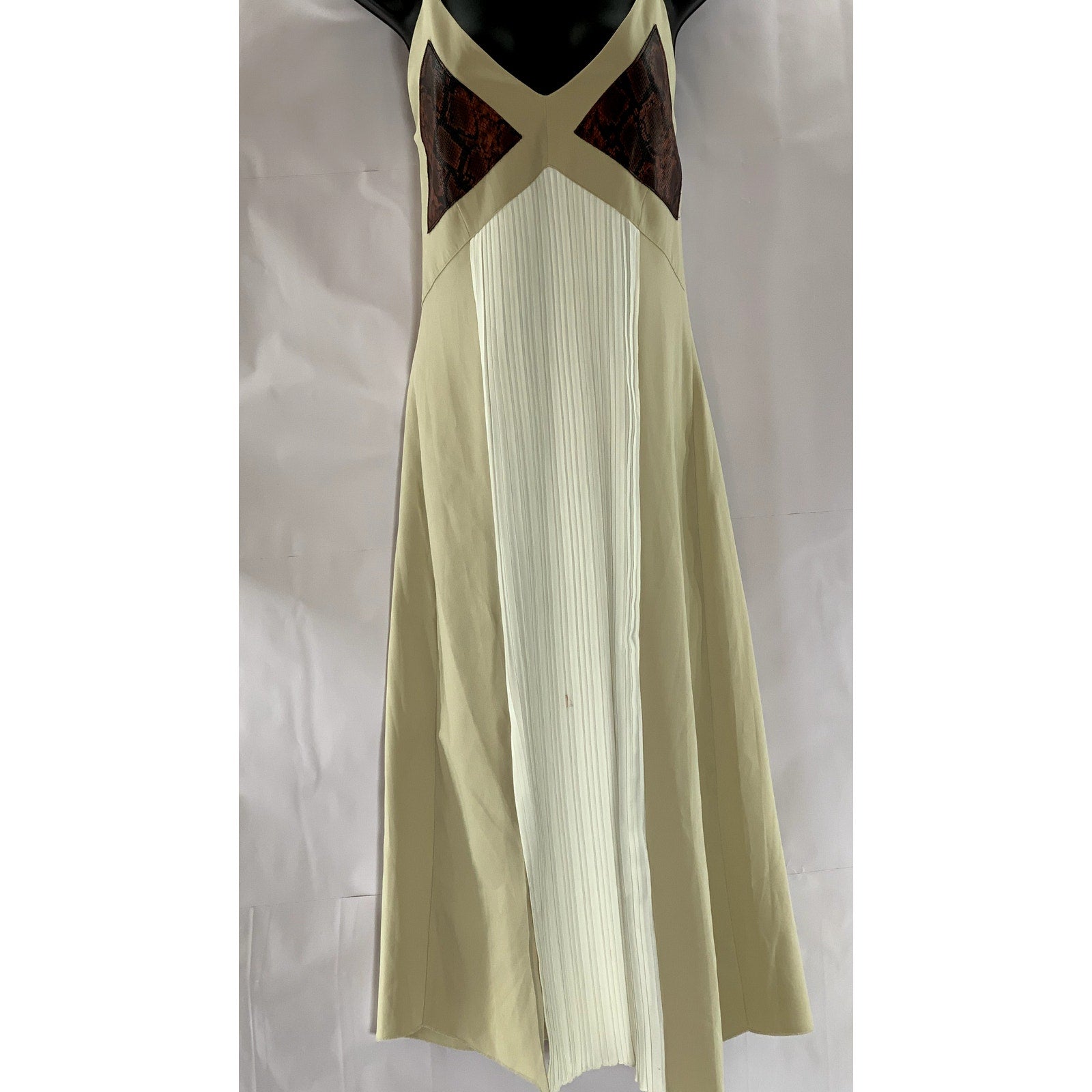 ZARA Women's Beige/Cream Pleated Side-Slit Snake Skin V-Neck Midi Dress SZ M