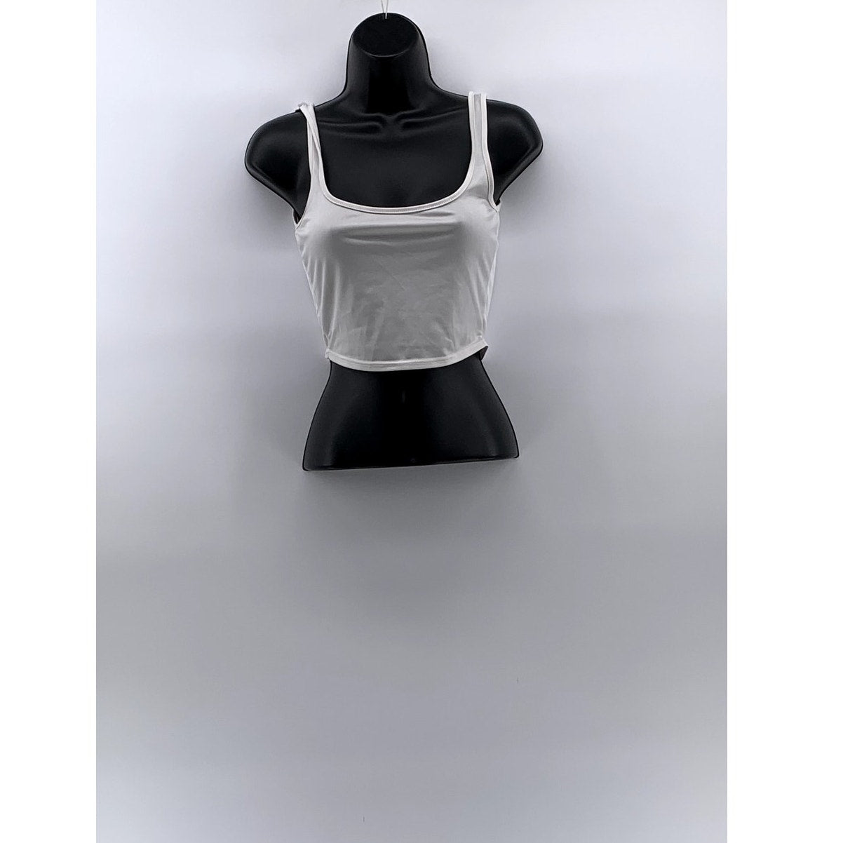 UNBRANDED Women's White Straight-Neck Sleeveless Cropped Top SZ M