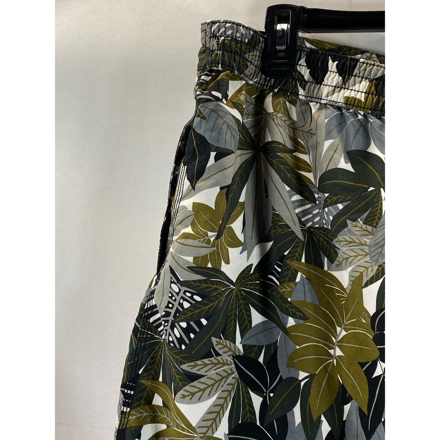 TOMMY BAHAMA Men's Green Leaf Print Drawstring Pull-On Swim Shorts SZ 2XL