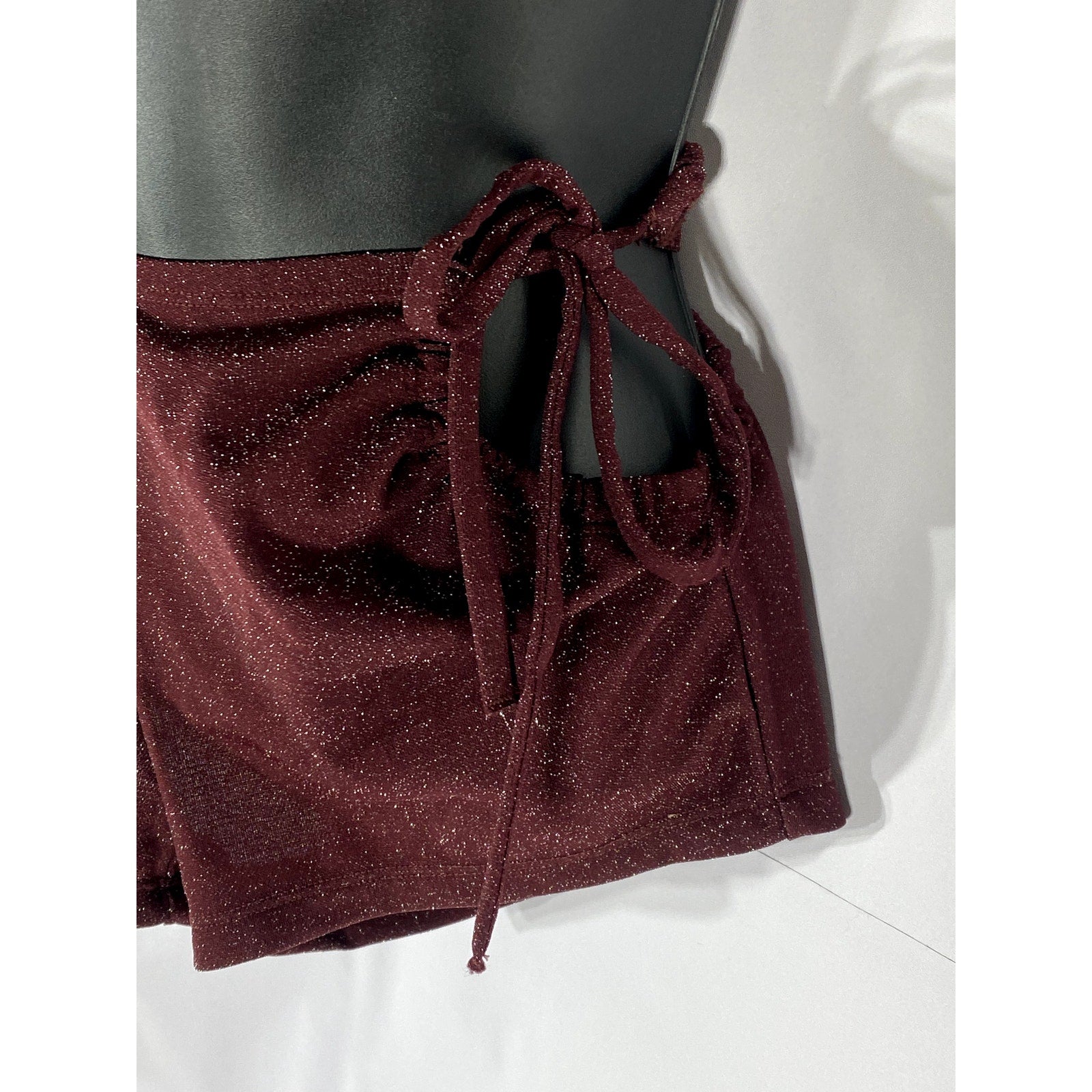 SAVAGE X FENTY Women’s Red Cocoa Metallic Cutout Tie-Waist Booty Shorts SZ XS