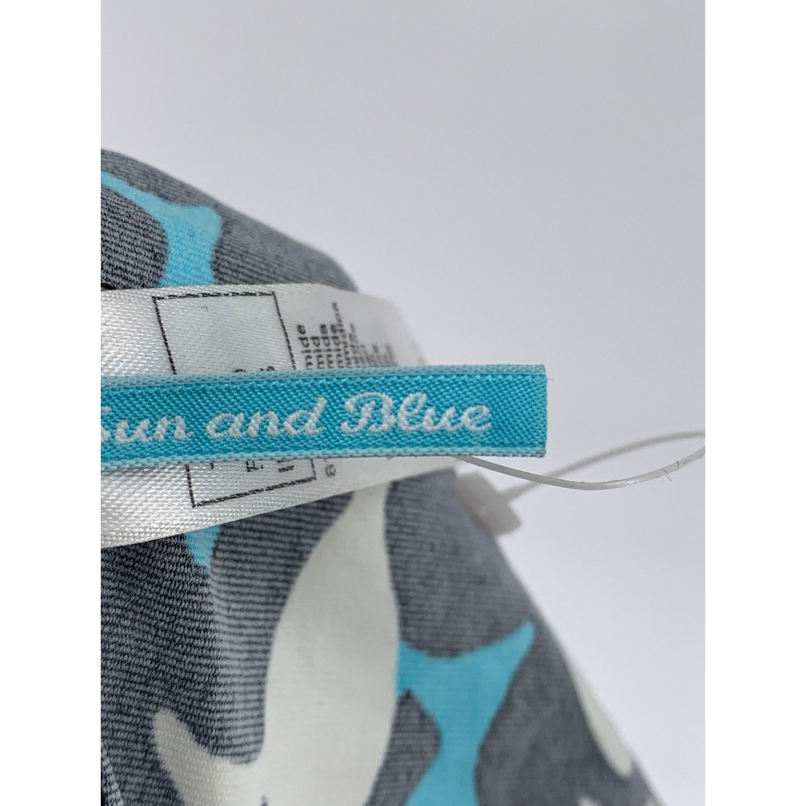 SUN & BLUE Women's Blue-Black Fish Print V-Neck 2pc Bikini SZ S
