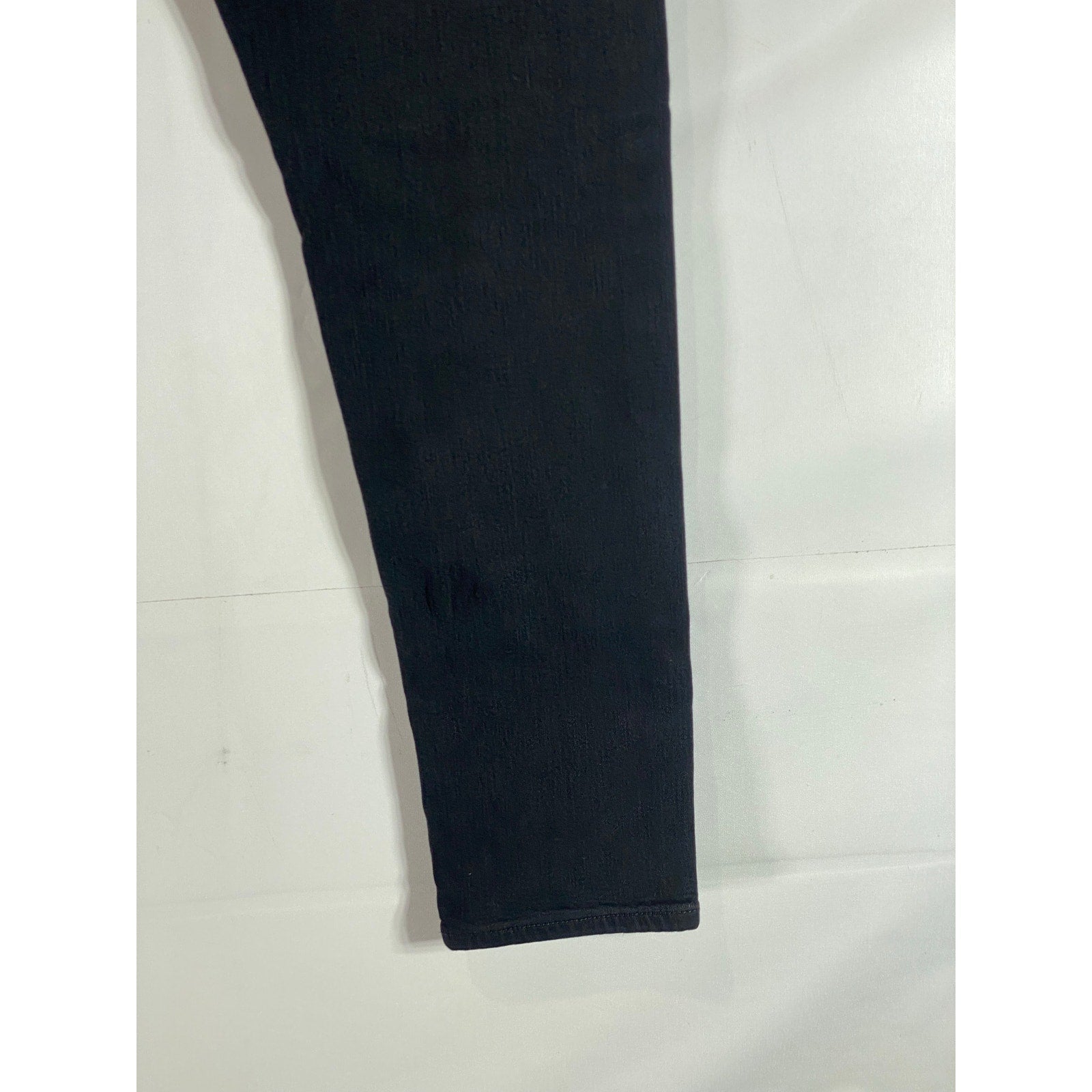 UNIQLO Men's Black Solid Slim-Fit Tapered Leg Mid-Rise Five-Pocket Ezy Jean SZ M