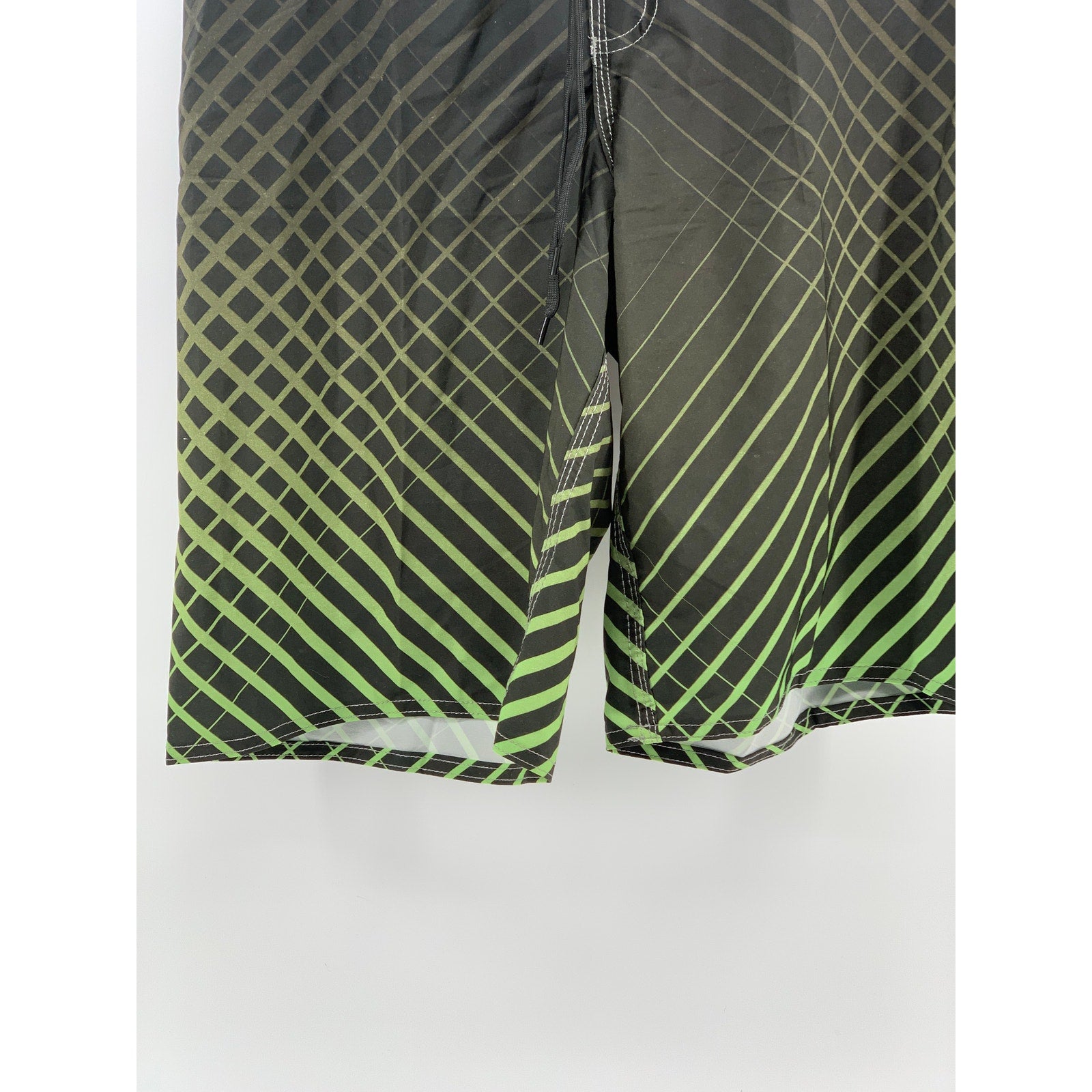CLOTHIN Men's lack-Green Square Print Pull-On Swim Board Shorts SZ 30