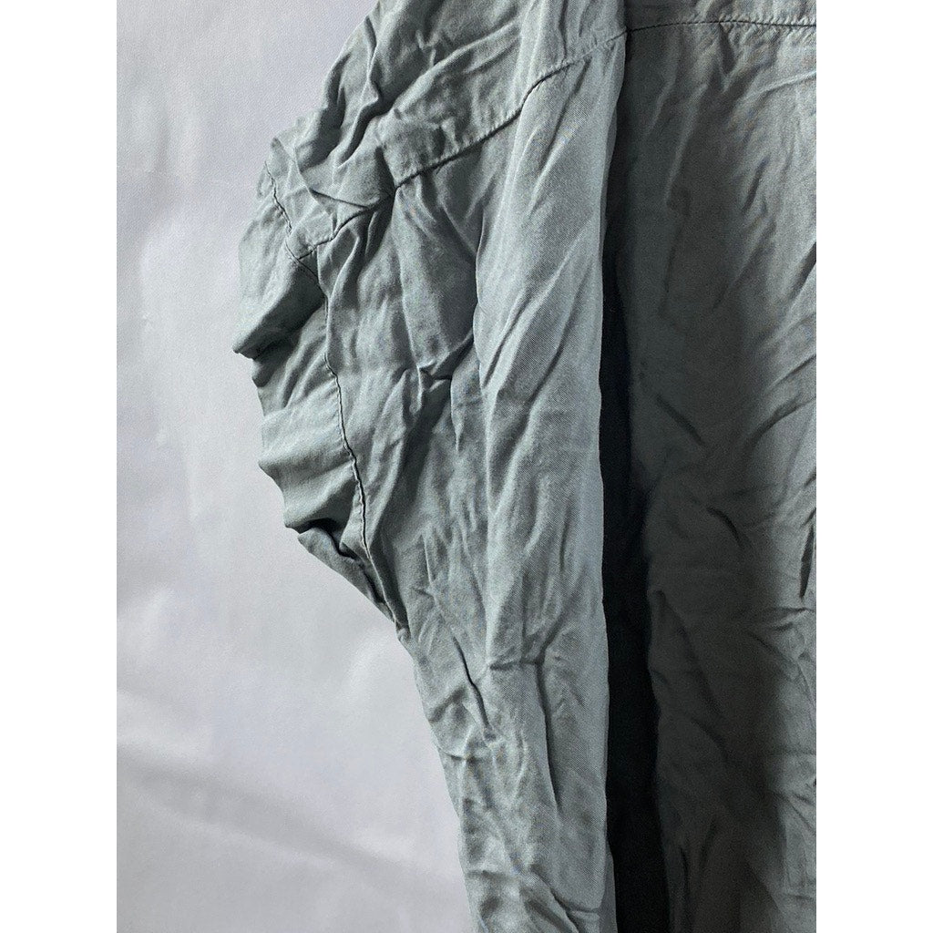 UNIQLO Women's Light Gray Short Sleeve Button-Up Relaxed Fit Top SZ M