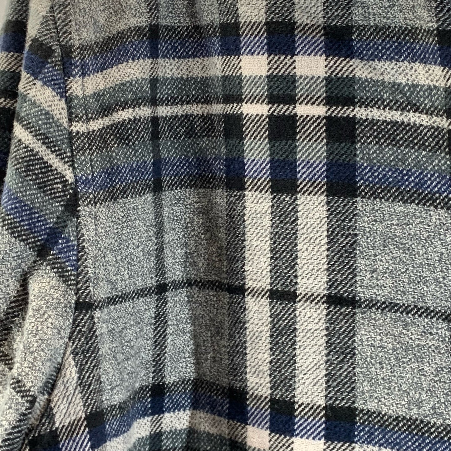 URBAN OUTFITTERS Men's Gray/Blue Plaid Button-Up Long Sleeve Shirt SZ M