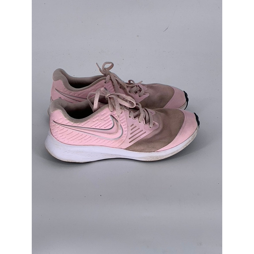 NIKE Girls' Light Pink Star Runner Mesh Active Sneakers SZ 6.5Y