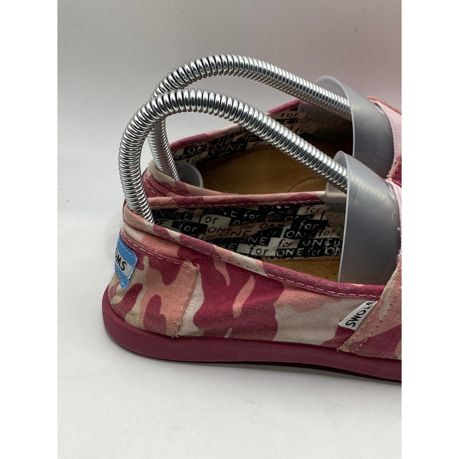 TOMS Youth Pink Camo Classic Slip-On Round-Toe Alpargata Canvas Shoes SZ 3.5Y