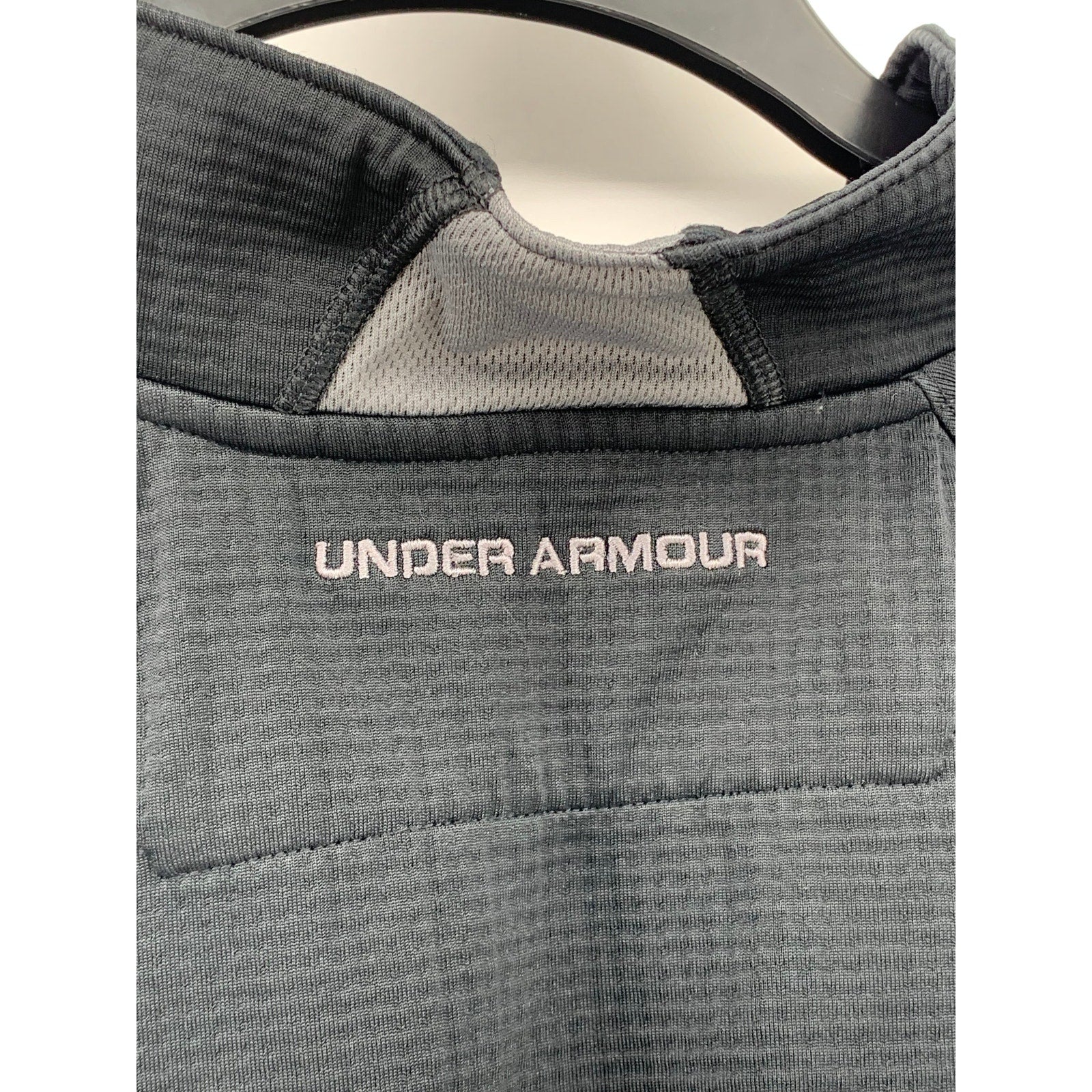 UNDER ARMOUR Men’s Black-Gray Half-Zip Long Sleeve All Season Gear Shirt SZ XL