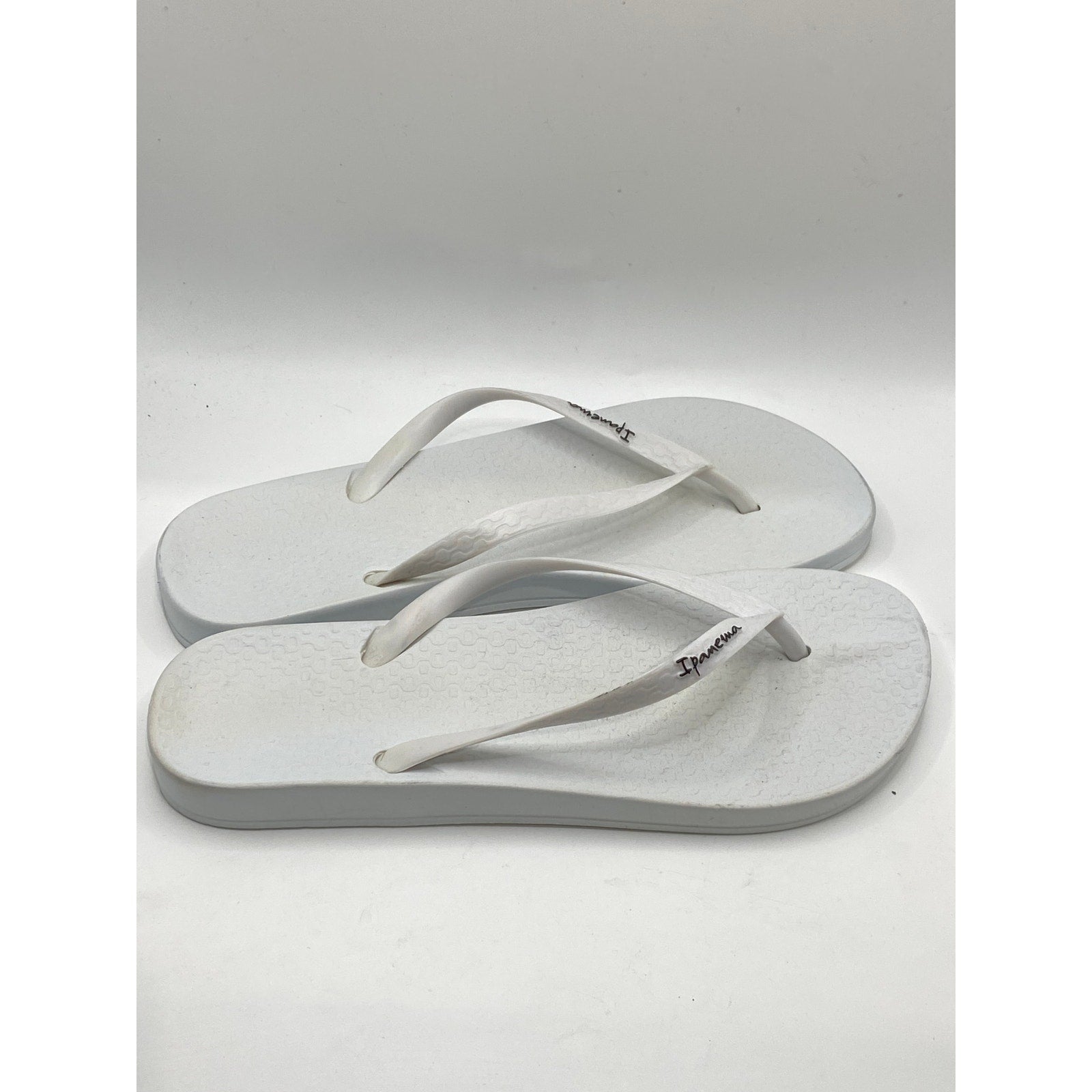 IPANEMA Women's White PVC Casual Flip-Flops Sandals SZ 8