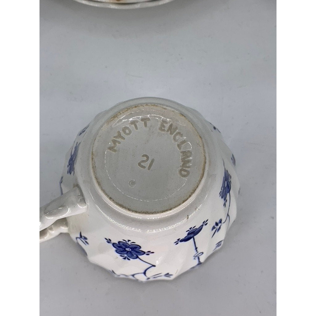 MYOTT FINLANDIA Vintage Swirl Rim Fine Staffordshire Ware 10pc Saucer & Cup