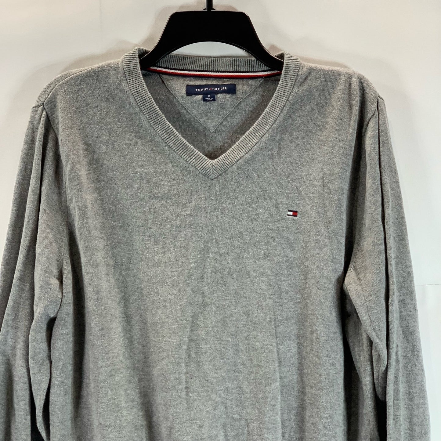 TOMMY HILFIGER Men's Light Gray V-Neck Lightweight Pullover Sweater SZ M