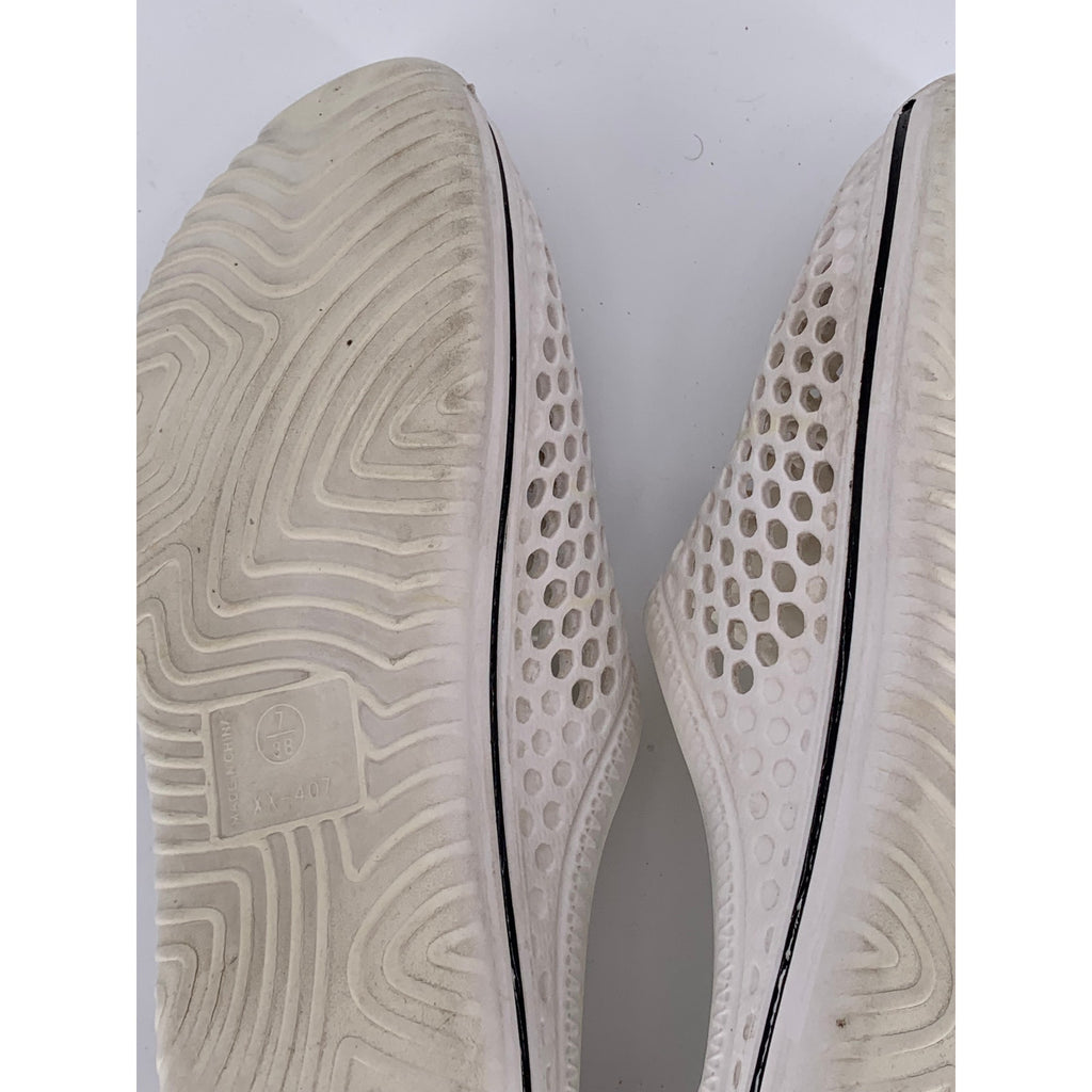UNBRANDED Women's White Slip-On Perforated Swim Shoes SZ 7