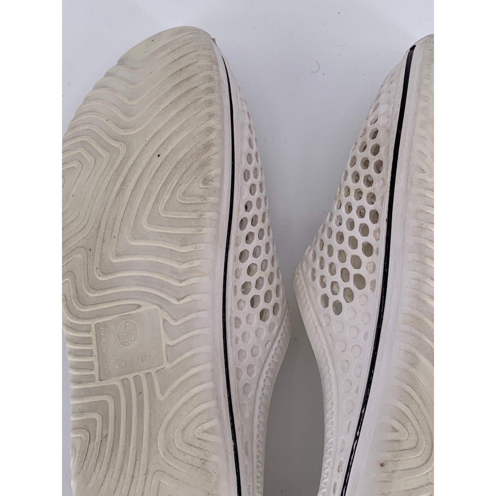 UNBRANDED Women's White Slip-On Perforated Swim Shoes SZ 7