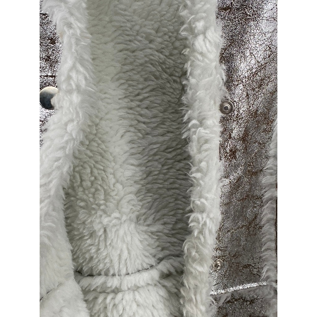 URBAN OUTFITTERS Women's Silver Metallic Faux-Fur Button-Down Coat SZ M