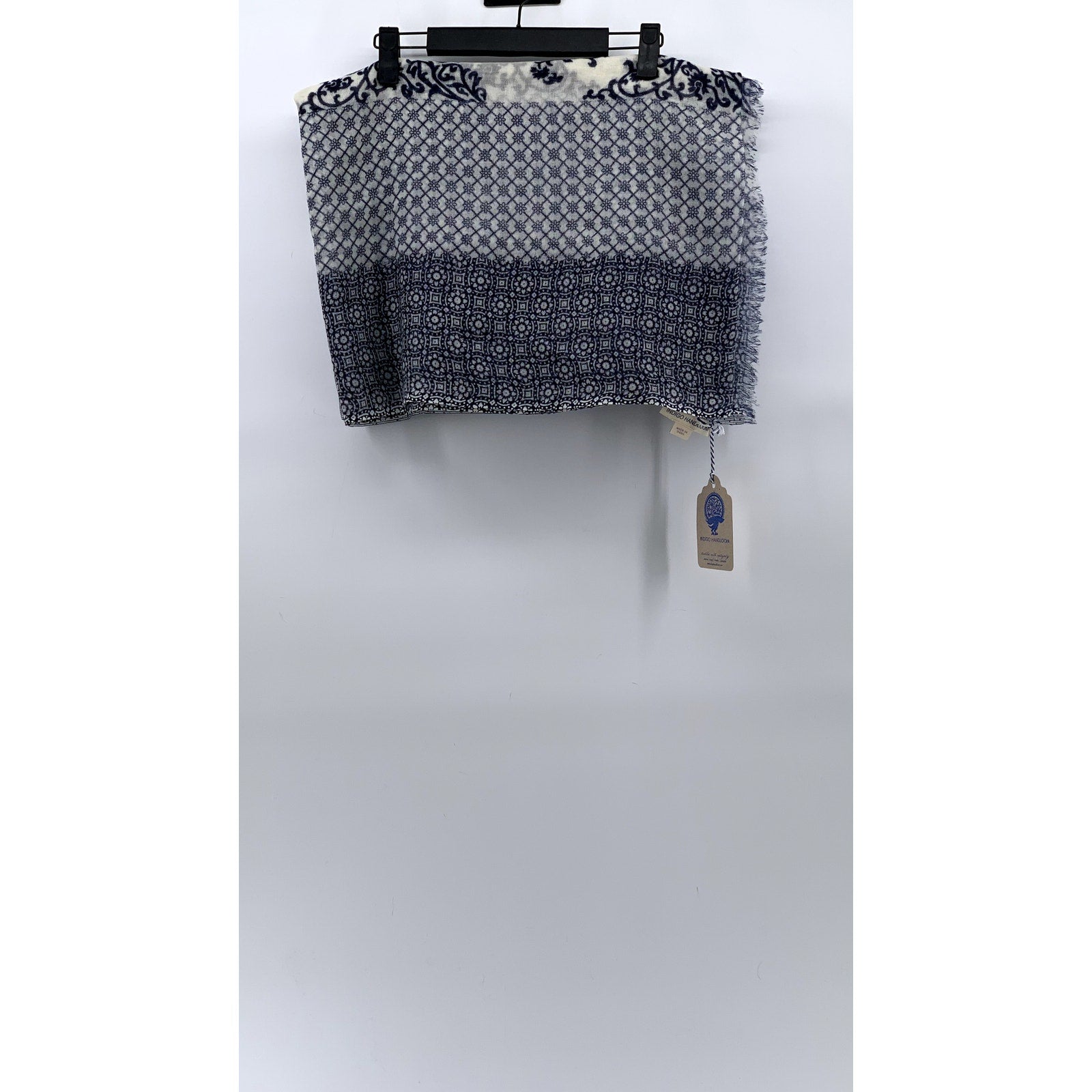 INDIGO HANDLOOM Women's Blue-White Printed Fringe Knit Scarf SZ OS