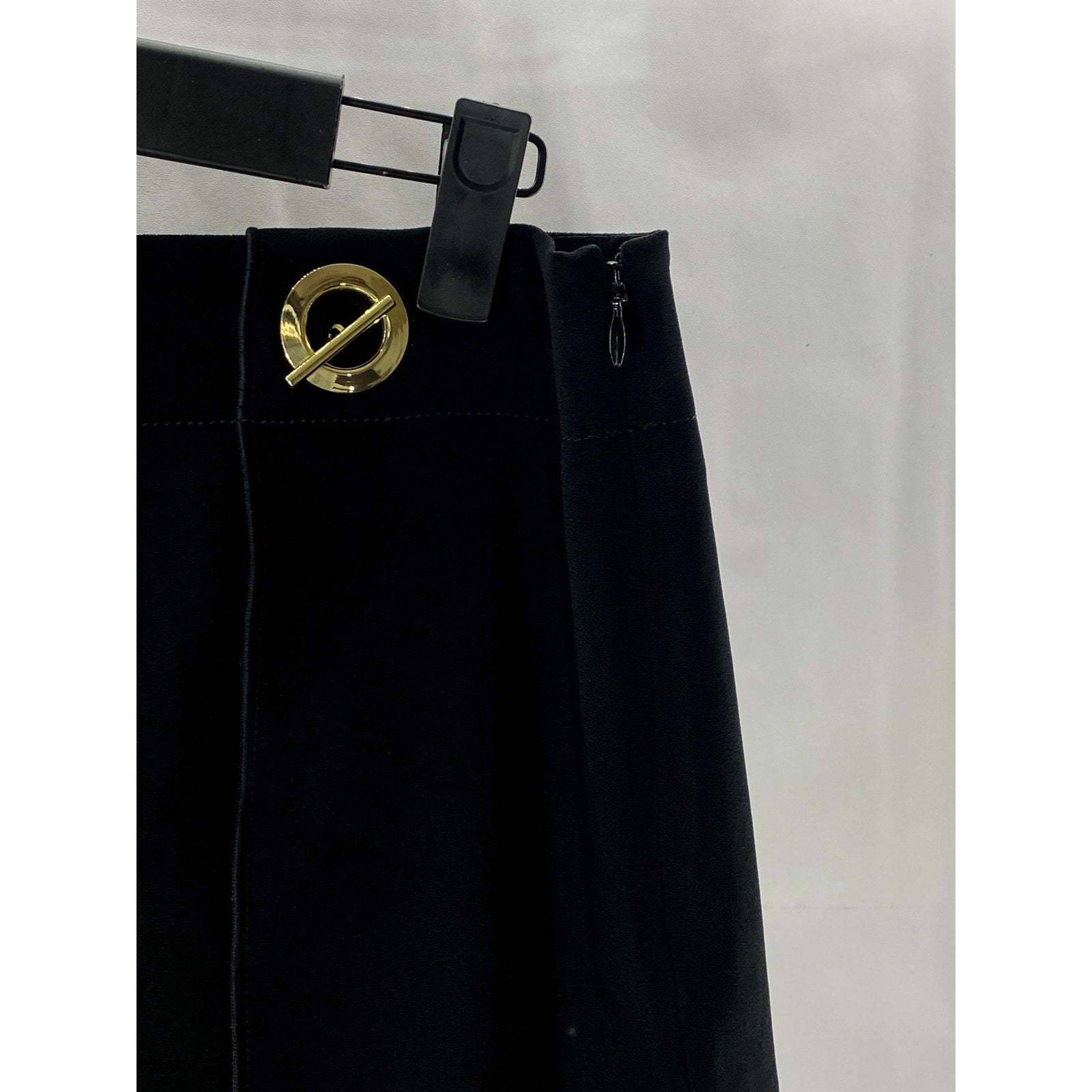 DEREK LAM 10 CROSBY Women's Black Solid Large Grommet-Detail Dress Shorts SZ 4