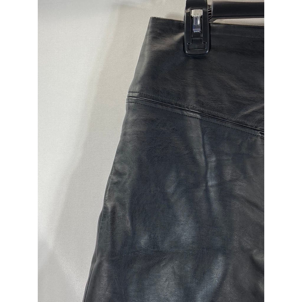 CLUB MONACO Women's Black Faux-Leather Spilt Design A-Line Mini Skirt SZ 2