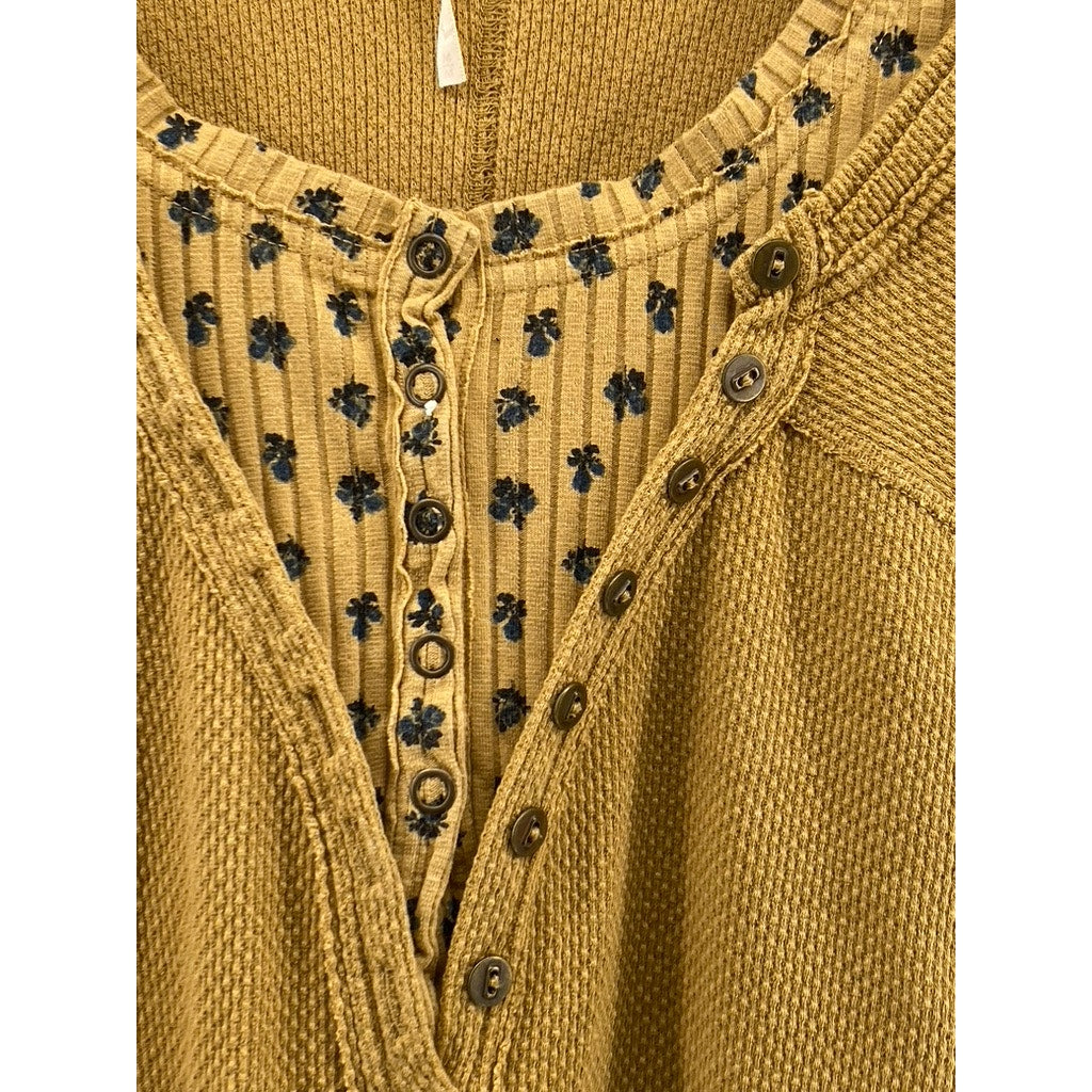 FREE PEOPLE Women's Tan Floral Henley Thermal Long Sleeve Top SZ M
