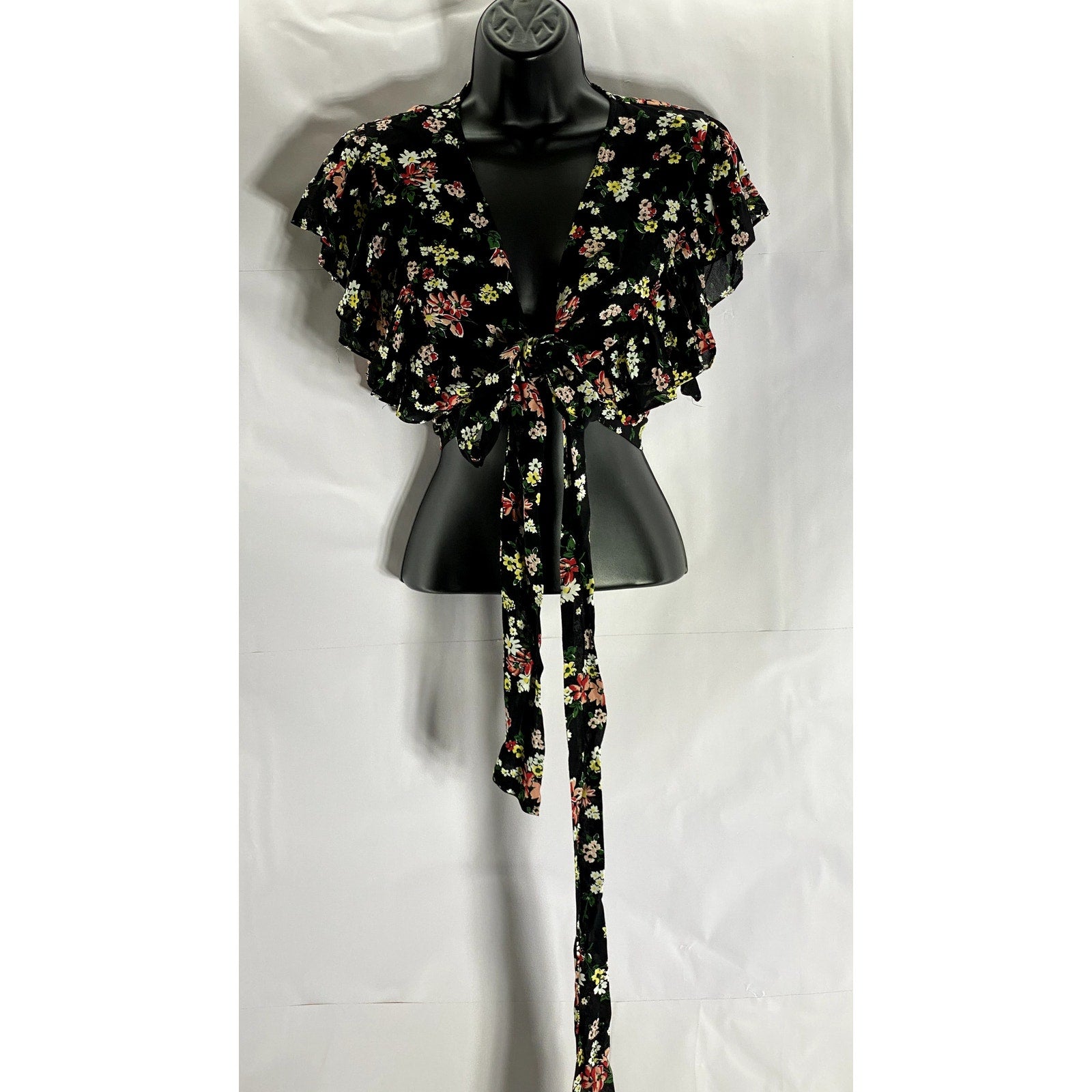 JILL JILL STUART Women’s Black Floral Flutter Sleeve Wrap Crop Top SZ S