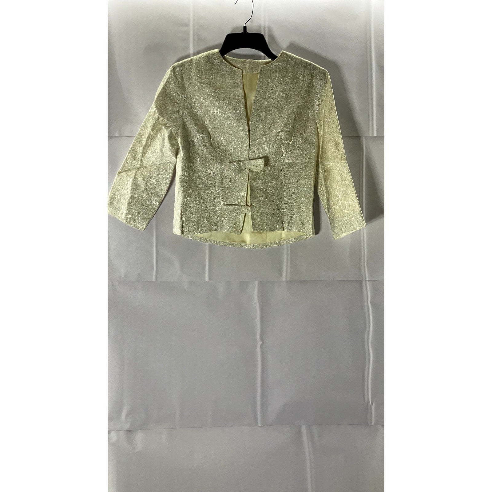 VINTAGE Women's Cream Paisley Print Bow-Closure Jacket SZ S