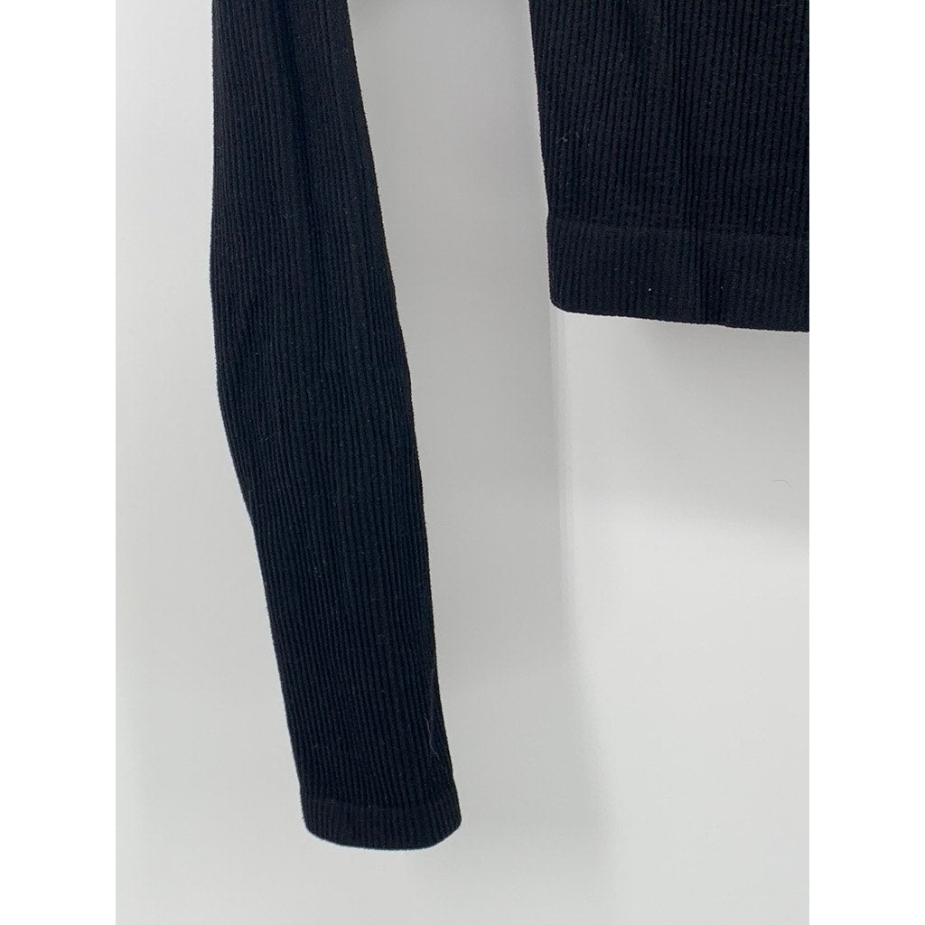 OUT FROM UNDER Women's Black Ribbed Henley Long Sleeve Cropped Casual Top SZ M