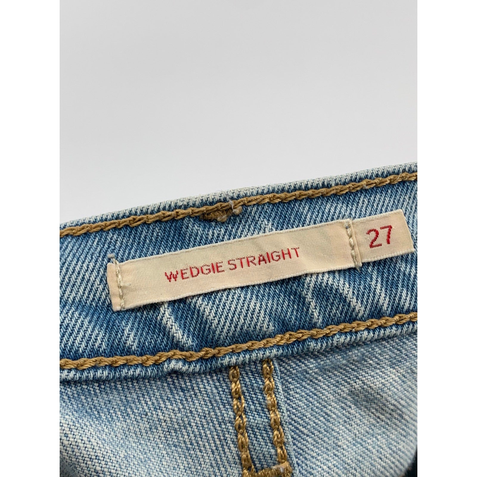 LEVI'S Women's Light Wash Denim Distressed Wedgie Straight Ankle Jeans SZ 27