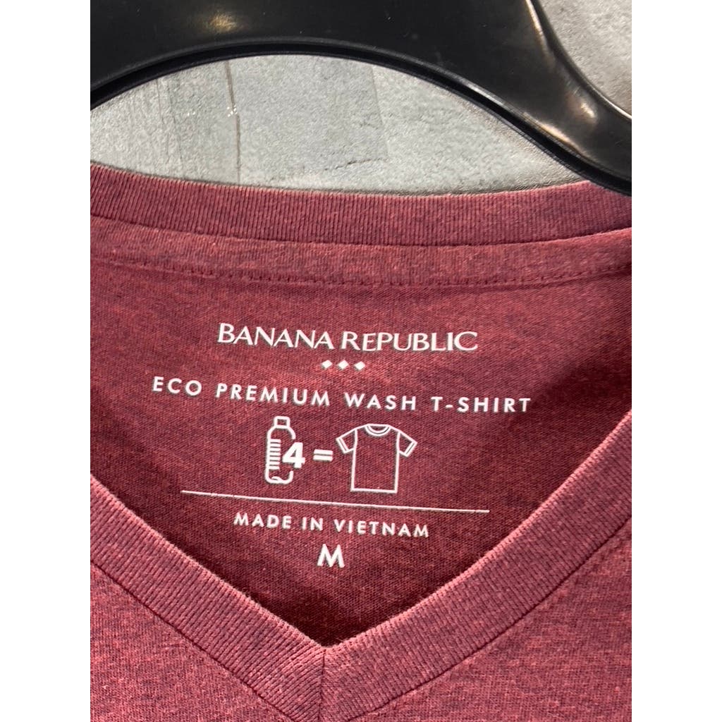 BANANA REPUBLIC Men's Red Currant V-Neck Eco Premium Wash T-Shirt SZ M