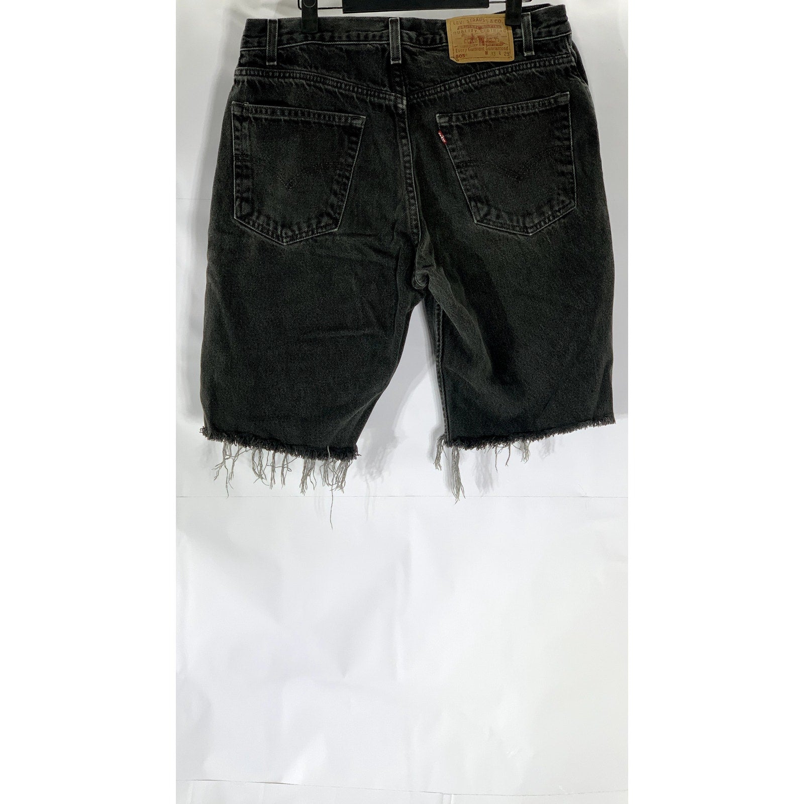 LEVI'S Men's Vintage Black 505 Regular-Fit Straight Denim Cut-Off Shorts SZ 33