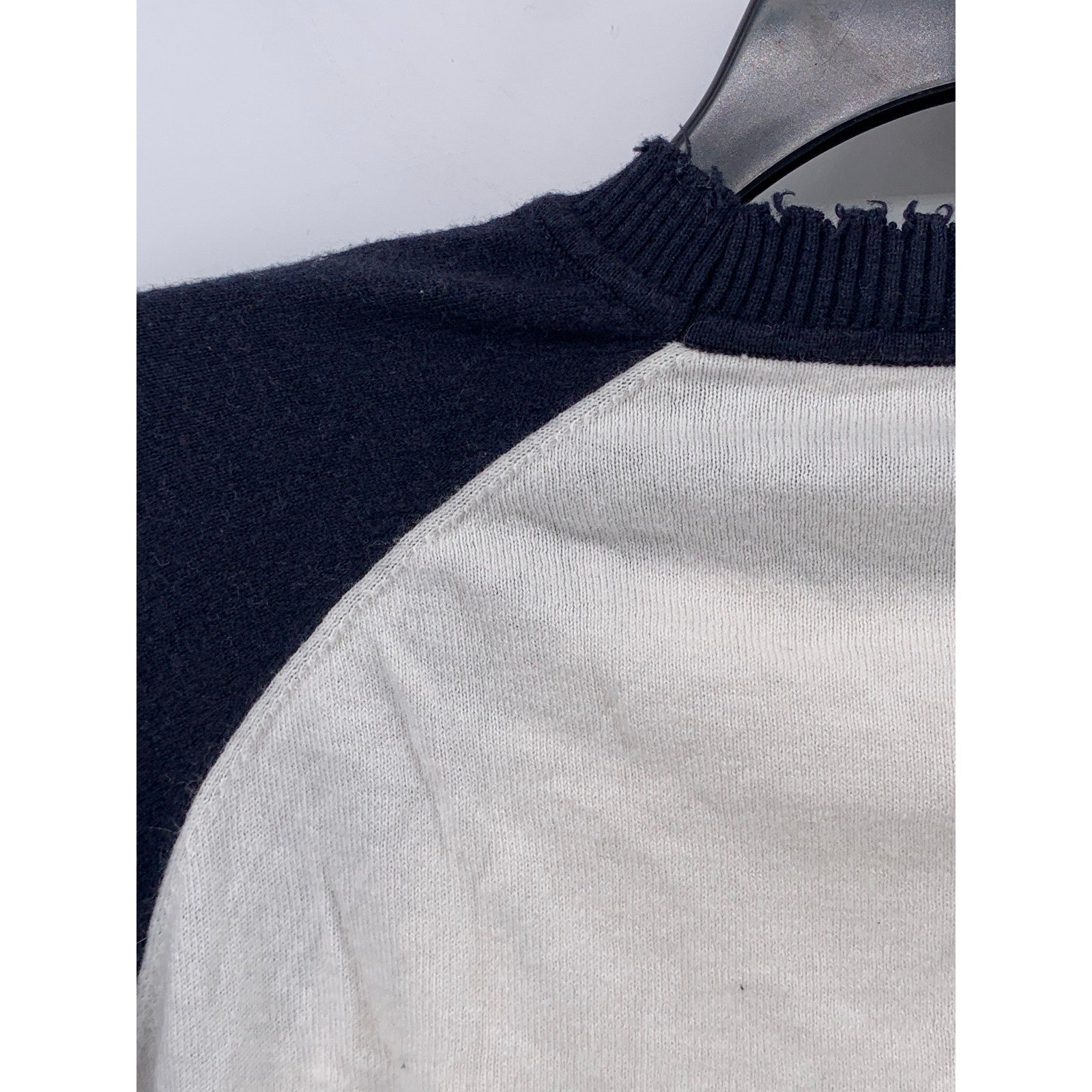 MINNIEROSE Women's White-Navy Color-Block Distressed Knit Pullover Sweater SZ S