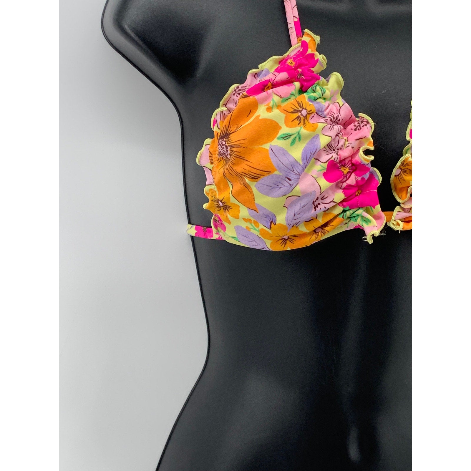 WILD FABLE Women's Green-Pink Floral Print Ruffle-Trim Triangle Bikini Top SZ S
