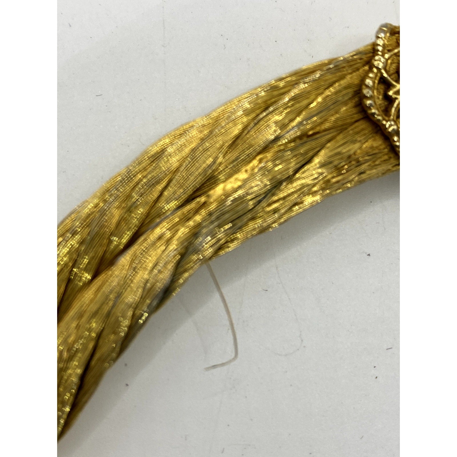 Women's Vintage 80's Brass Wire Gold Tone Hook & Loop Knot Choker Necklace