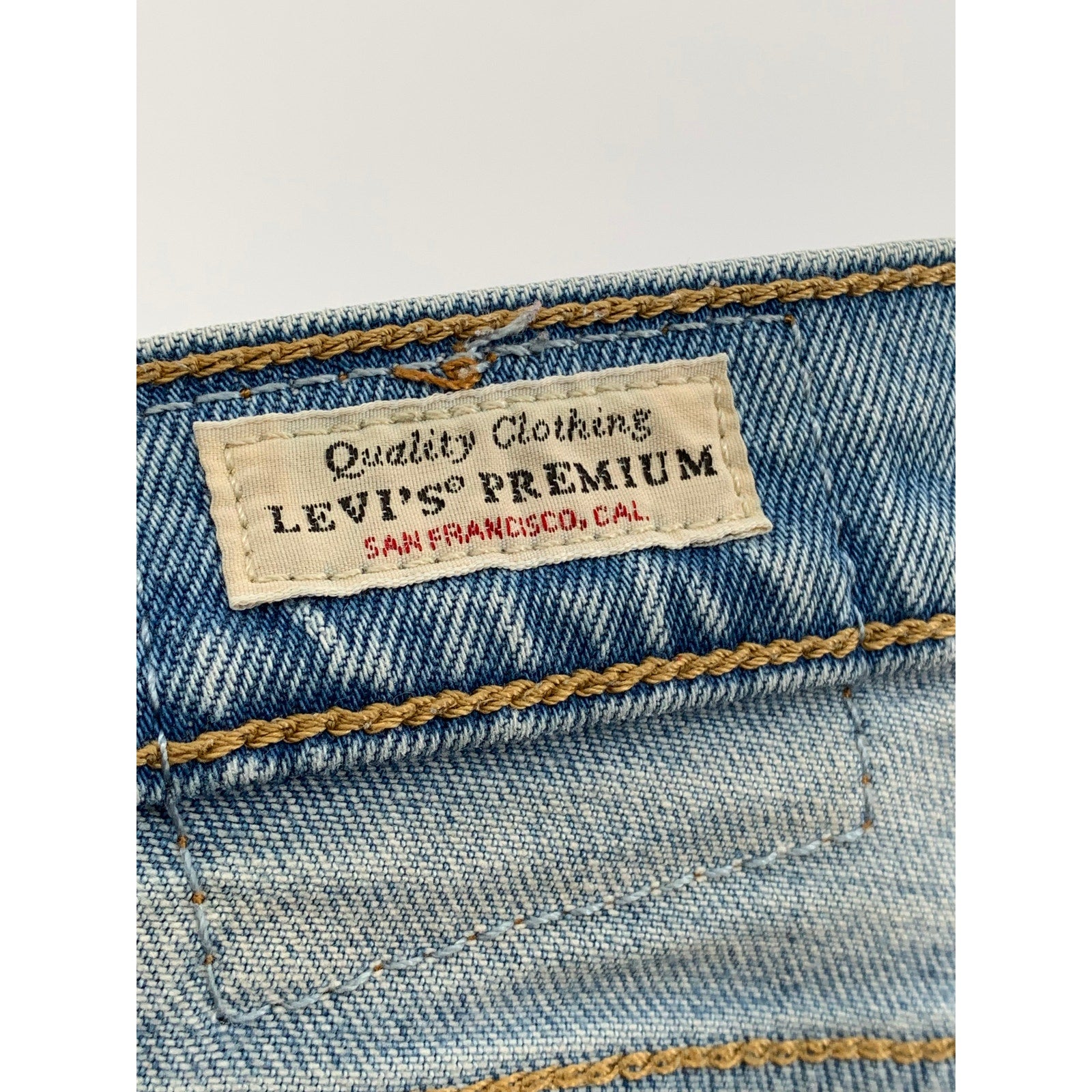 LEVI'S Women's Light Wash Denim Distressed Wedgie Straight Ankle Jeans SZ 27