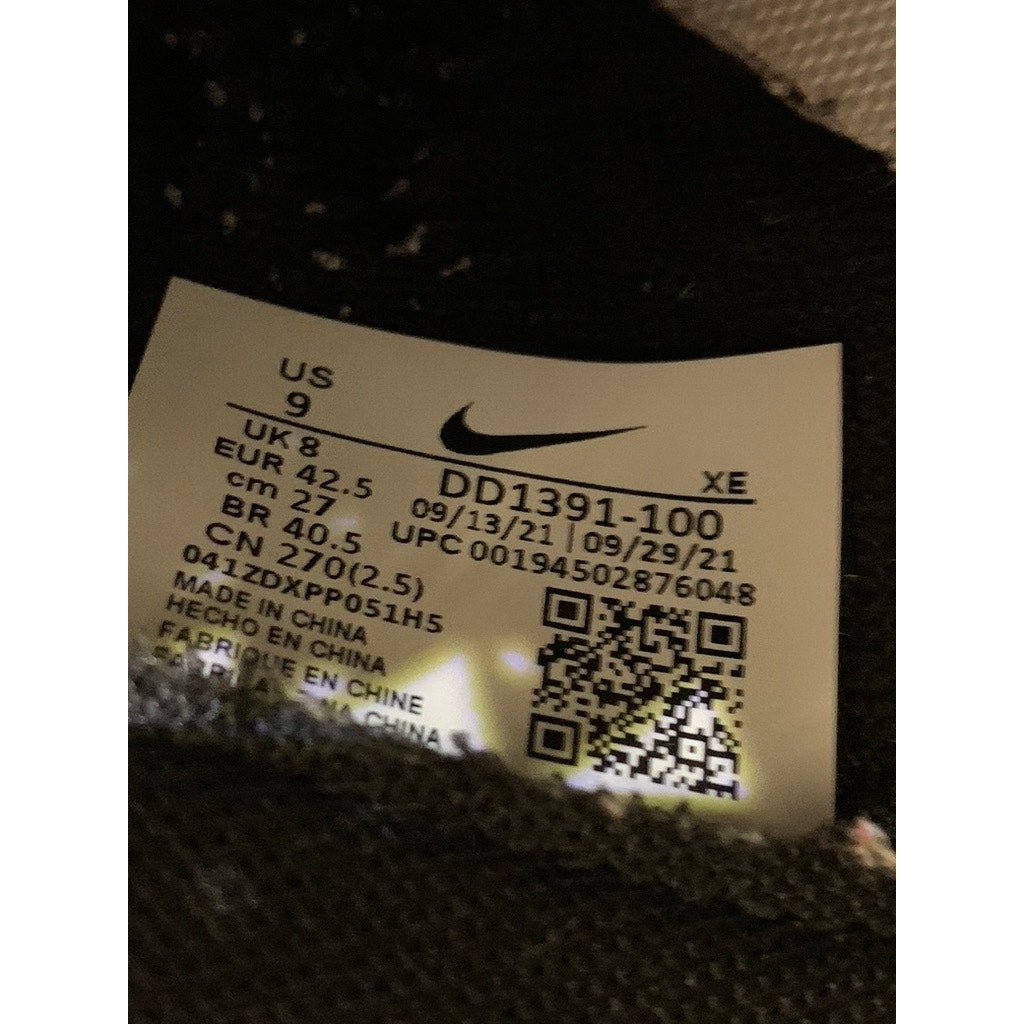 NIKE Men's Black-White Dunk Low-Top Sneakers SZ 9