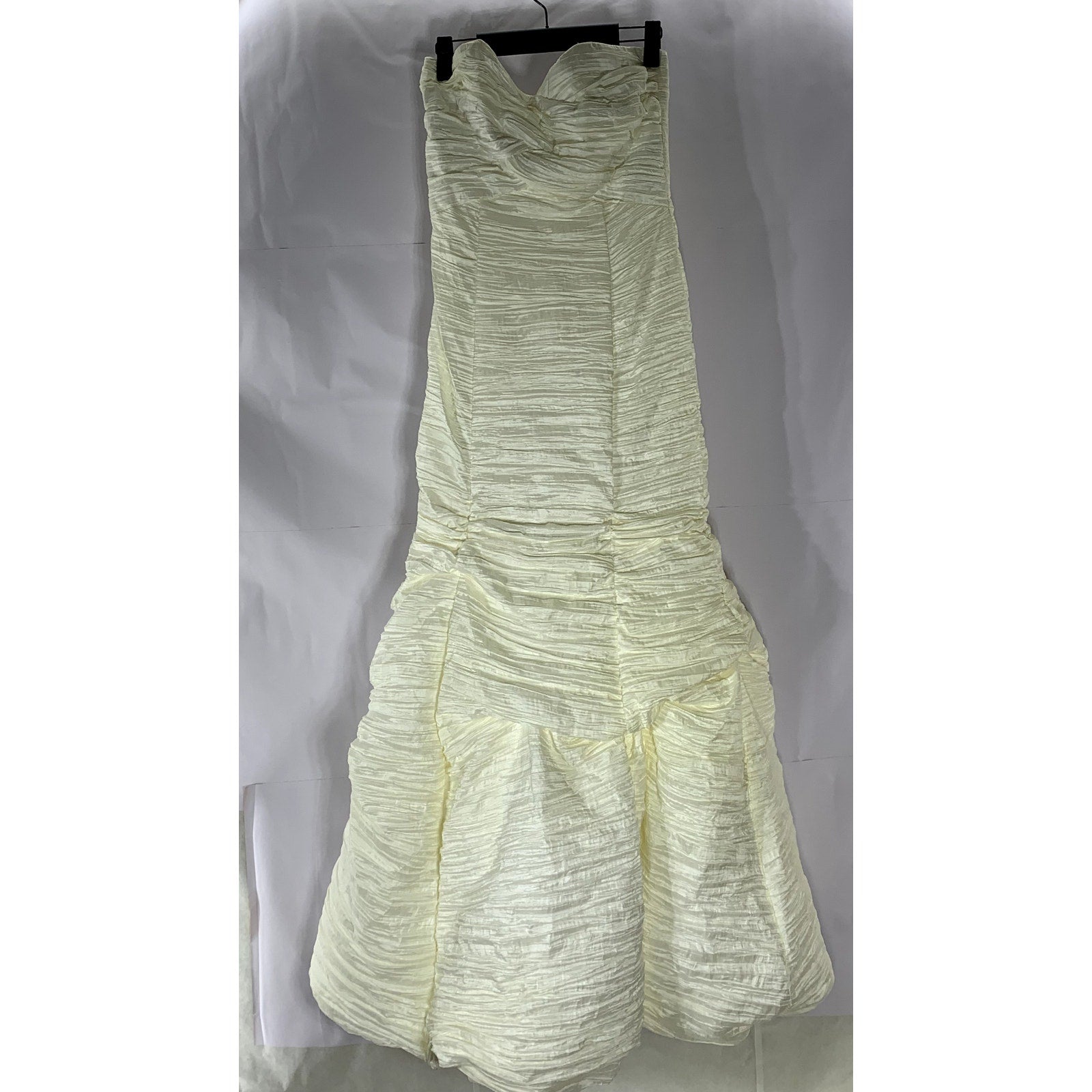 N PHASE FASHION Women's Cream Textured Strapless Gown SZ 6