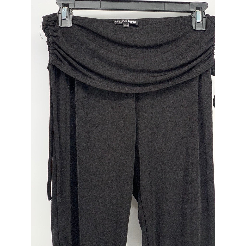 FASHION NOVA Women's Y2K Inspired Black Stretch High Waisted Capri Pants SZ M
