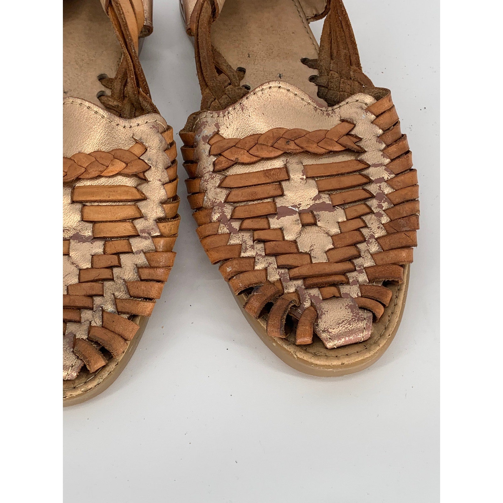UNBRANDED Women's Brown-Gold Woven Leather Almond-Toe Slip-On Sandals SZ 9