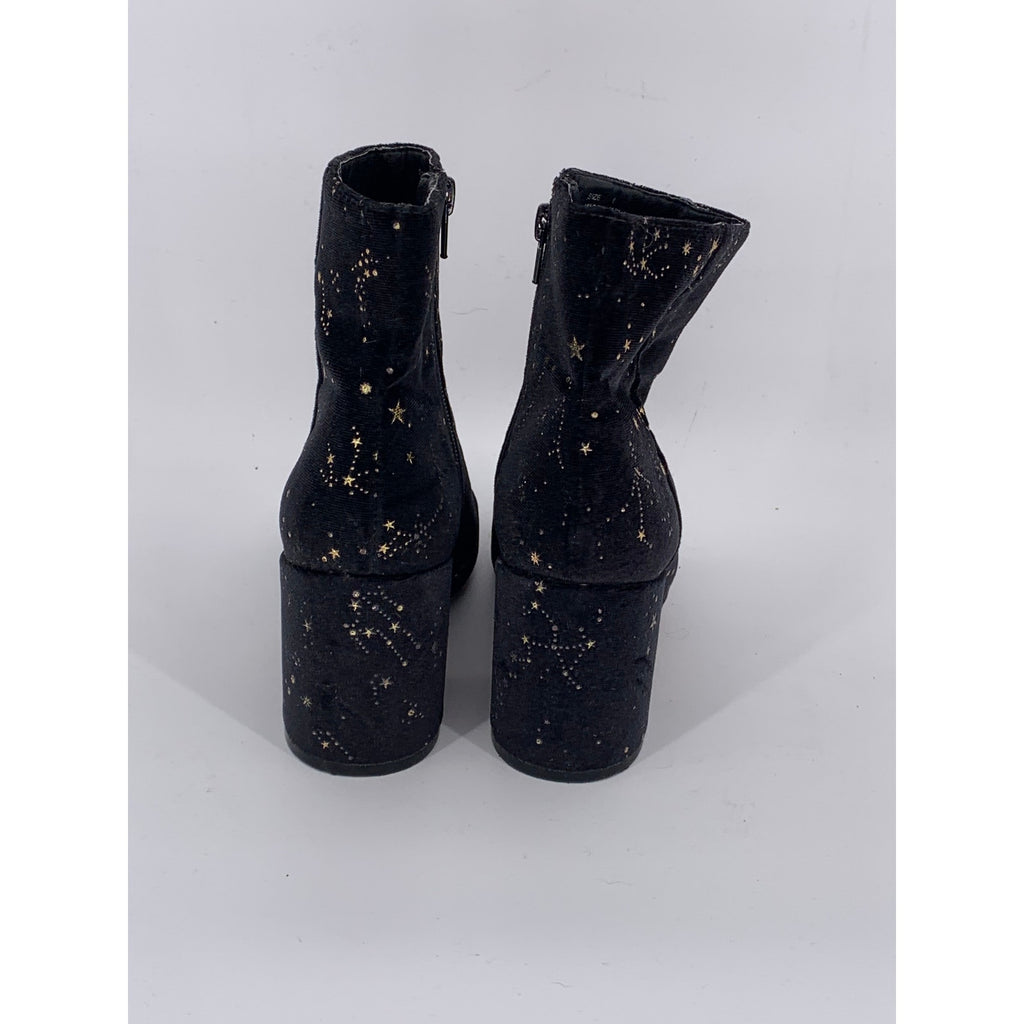 URBAN OUTFITTERS Women's Black-Gold Star Galaxy Faux Suede Ankle Booties SZ 6