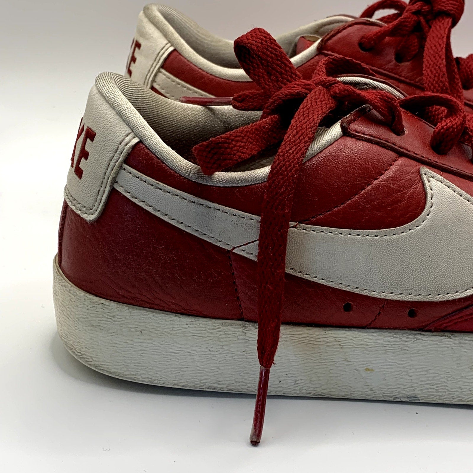 NIKE Women's Burgundy/White Blazer Low-Top Lace-Up Sneakers SZ 7.5